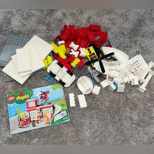 Lego Duplo Fire Station and Helicopter 10970